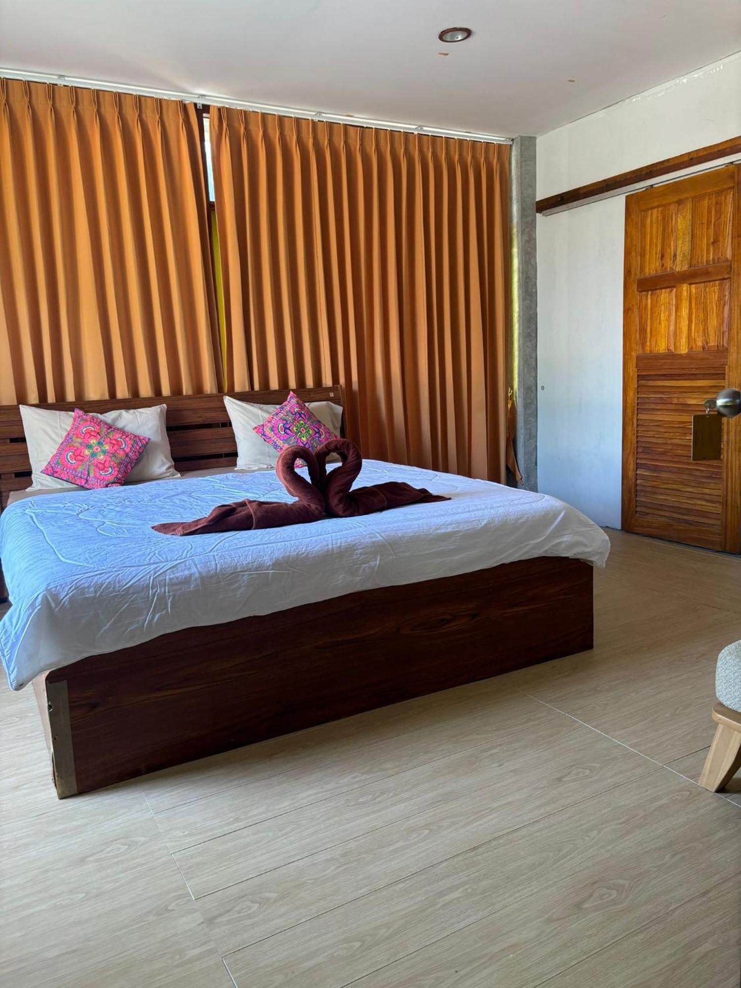 Tonmai Suites Ko Lanta 外观 照片